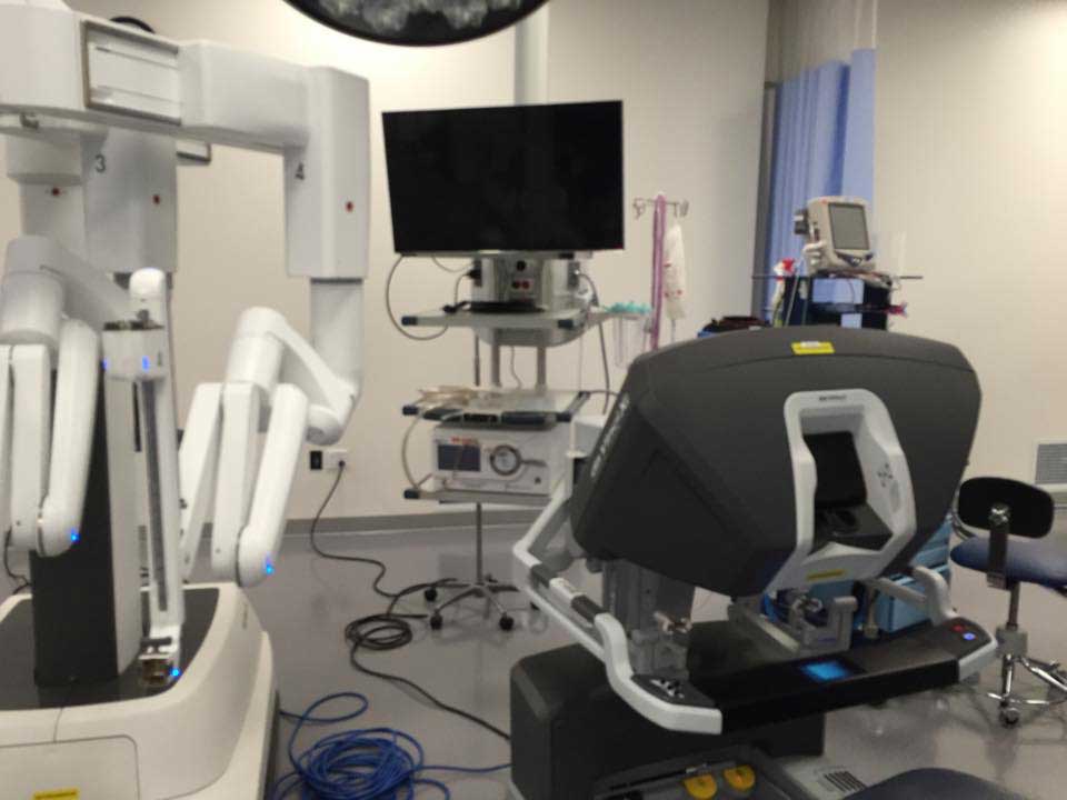 Robotic colorectal surgery using the da Vinci system